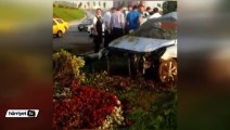 Yeşilköy'de kontrolden çıkan araç aydınlatma direğine çarptı