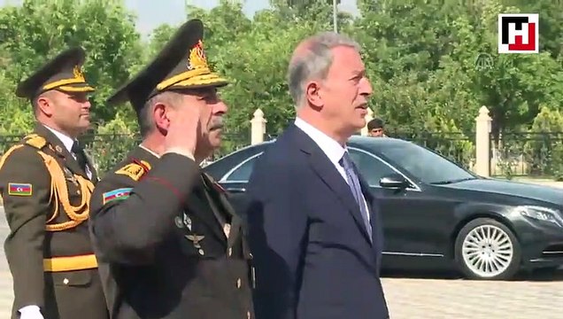 Milli Savunma Bakanı Akar, Azerbaycan Savunma Bakanı Hasanov ile görüştü