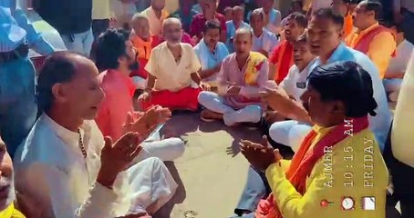 देखें वीडियो-पुजारी की मौत,  पुलिस पहरे में गूंजी हनुमान चालीसा की चौपाइयां