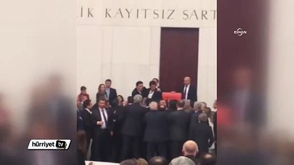 Meclis karıştı, Bahçekapılı "Elime vuruyor" diyerek bağırdı