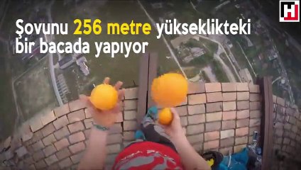 Jonglörün 256 metre yükseklikte inanılmaz gösterisi