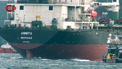 İstanbul Boğazı'nda arıza yapan yük gemisi Sarıyer açıklarına çekildi