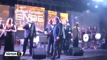 Barış şarkısı geceye damgasını vurdu