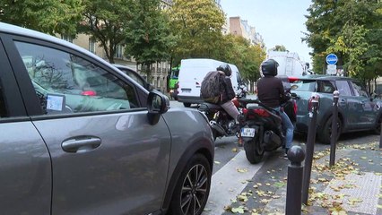Grève des raffineries: "ça devient compliqué" pour les clients des stations-service