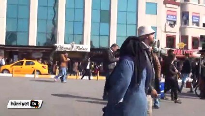 Dilenciden kurtulamayan turist 'polis' diye bağırdı