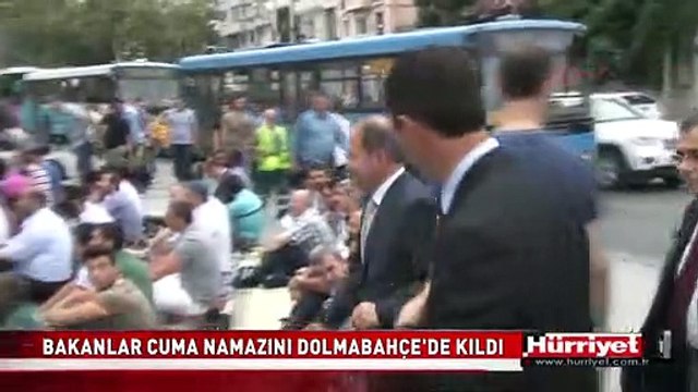 BAKANLAR CUMA NAMAZINI O CAMİ'DE KILDI