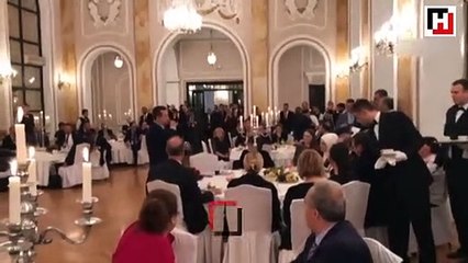 Sırbistan Dışişleri Bakanı'ndan Türkçe Şarkı