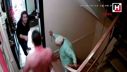 Gürültü yapmayın uyuyamıyorum mesajı attığı komşularının saldırısına uğradı