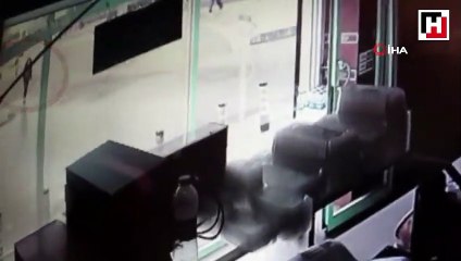 Otomobil takla attı, genç kız ölümden saniyelerle kurtuldu