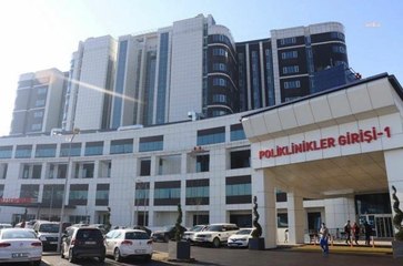 ŞİŞLİ ETFAL'E RAPOR ALMAYA GİDEN MOTOKURYE 4 GÜVENLİKÇİYİ BIÇAKLADI