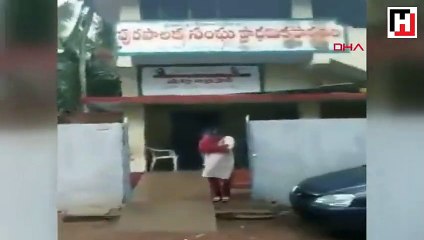 Hindistan'da kasırga sonrası gökten balık yağdı