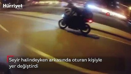 Seyir halindeyken arkasında oturan kişiyle yer değiştirdi