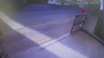 Son dakika haber | OTOMOBİL ÇARPAN BİSİKLETLİ HAYATINI KAYBETTİ, ON ANLAR GÜVENLİK KAMERASINDA