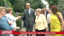 Canan Karatay Bakırköy'de zeytin fidanı dikti
