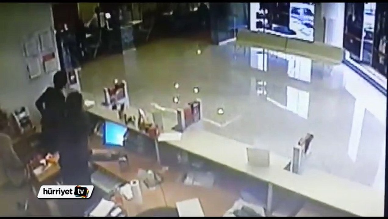 Kredi kartı borcu nedeniyle banka soydu, yakalandı