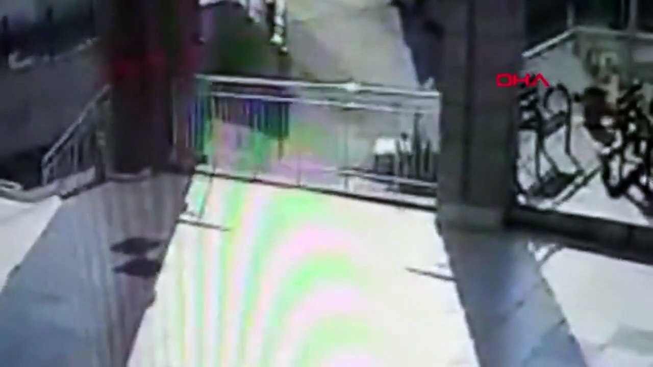 Kayseri'de provokasyon! Cemevine beze sarılı balta bırakıldı