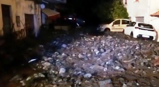 Maltempo nel Cosentino, fango e detriti invadono il centro di Tortora (14.10.22)