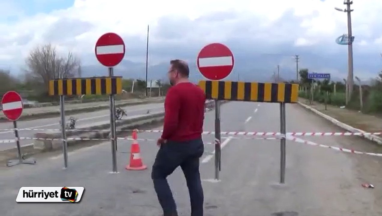 Aydın'da baraj kapakları açılınca yollar göle döndü
