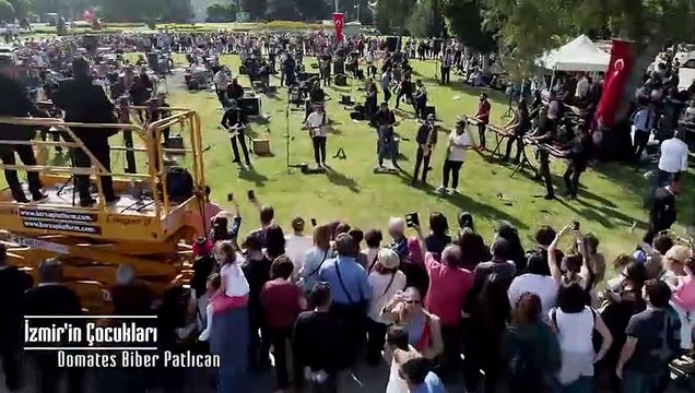 İzmir'in çocuklarından Barış Manço'nun Domates biber patlıcan şarkısı