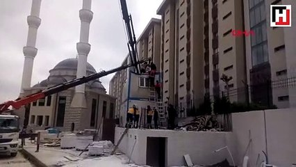 Vinç direği işçinin üzerine düştü