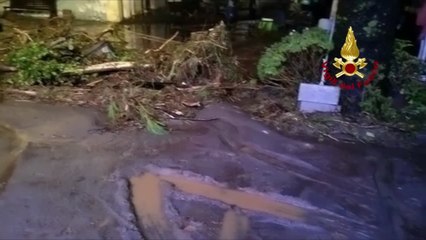 Download Video: Maltempo, alluvione nel Cosentino: strade e abitazioni allagate