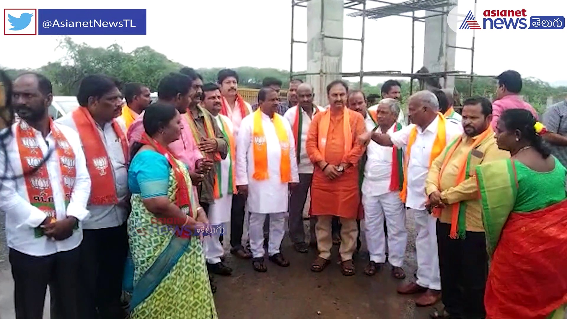 అమరావతిలో ఇదీ రోడ్ల దుస్థితి... రాజధానిలోనే ఇలా వుంటే..: జగన్ సర్కార్ పై వీర్రాజు ధ్వజం