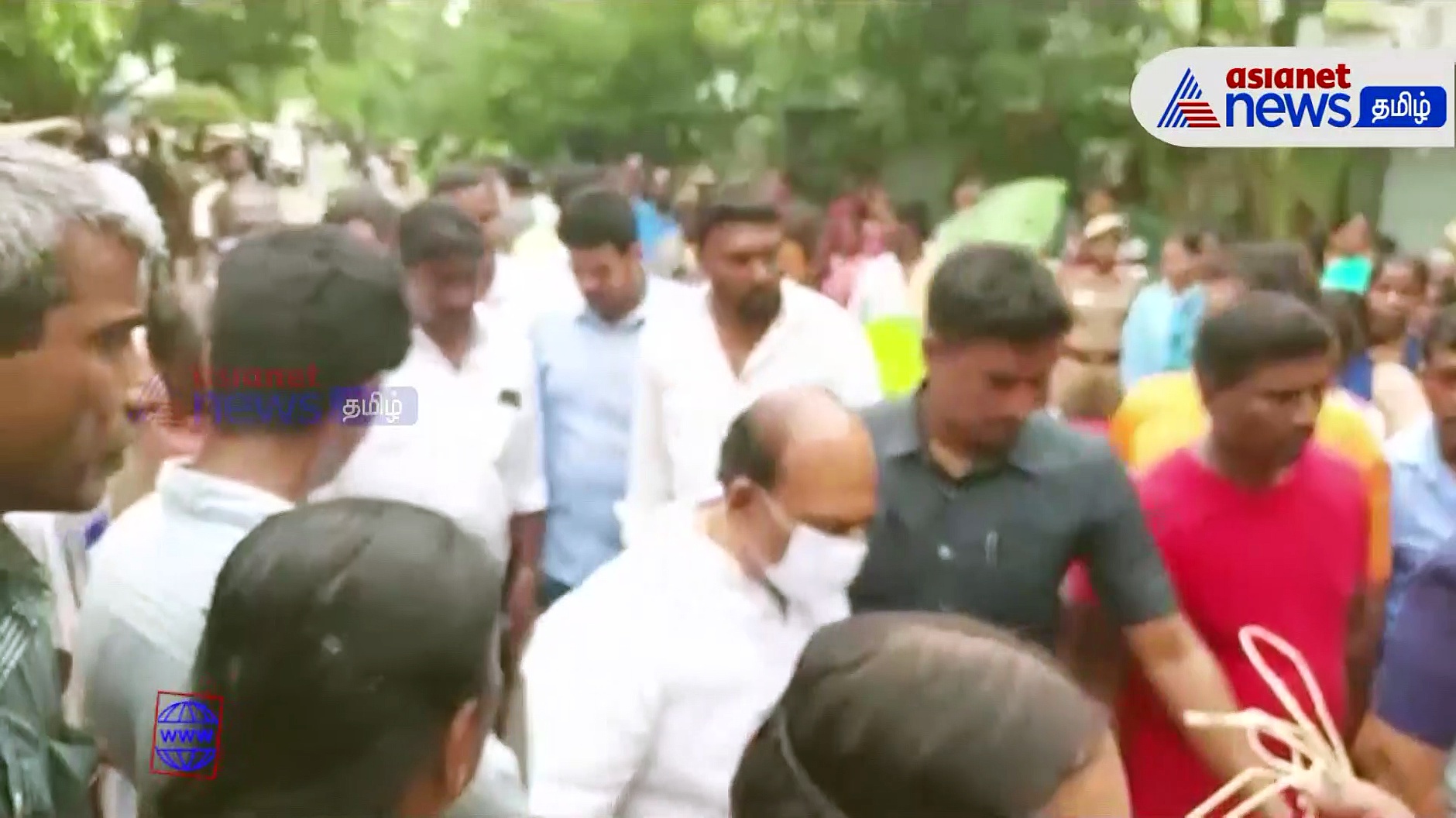 ரயில் முன் காதலனால் தள்ளி கொலை செய்யப்பட்ட கல்லூரி மாணவி மற்றும் அவரது தந்தை உடலுக்கு அமைச்சர் நேரில் அஞ்சலி!!