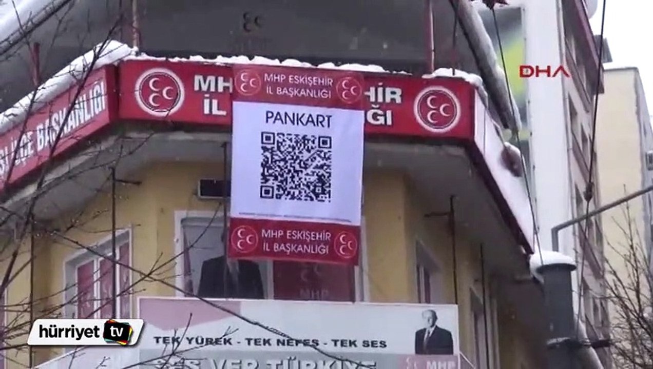 MHP binasına kodlu pankart