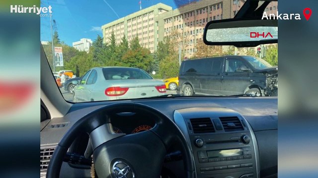 HDP'li vekillerin bulunduğu minibüs ile taksi çarpıştı: Taksici hayatını kaybetti, 3 yaralı