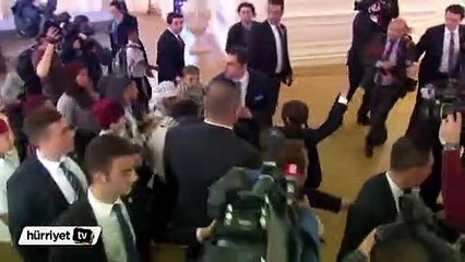 Başbakan Davutoğlu'nun korumalığını 11 yaşındaki Ece yaptı