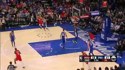 NBA'de gecenin hareketi Joel Embiid'den!