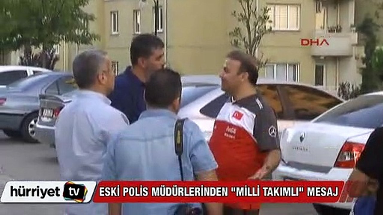 Eski polis müdürlerinden Milli Takım formalı mesaj