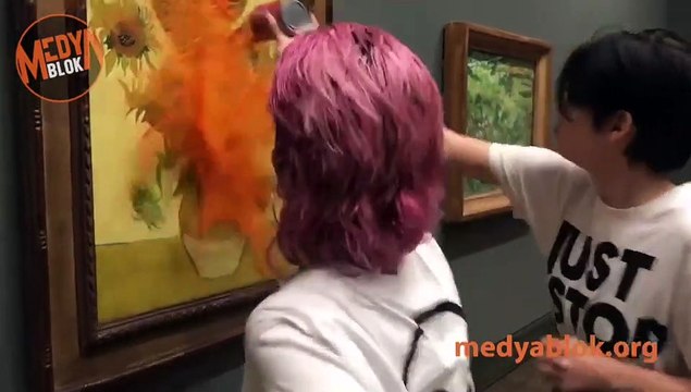Van Gogh tablosuna çorba fırlattılar!