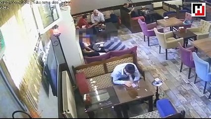 Polis memurunun ev sahibini dolandırmaya çalıştığı anlar kamerada