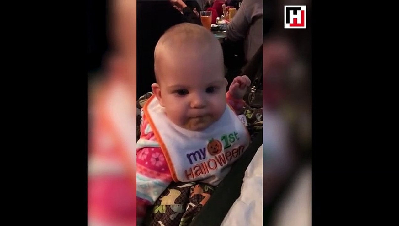 İştahla yemek yiyen bebek!
