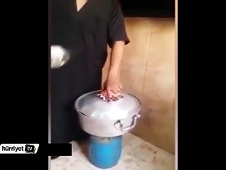 Yeni doğmuş bebeğini tencereye koyup...