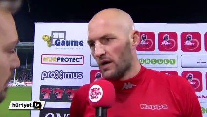 Kafasına cam şişe isabet etti
