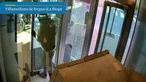 Un hombre es arrestado tras robar dos veces en su propio banco