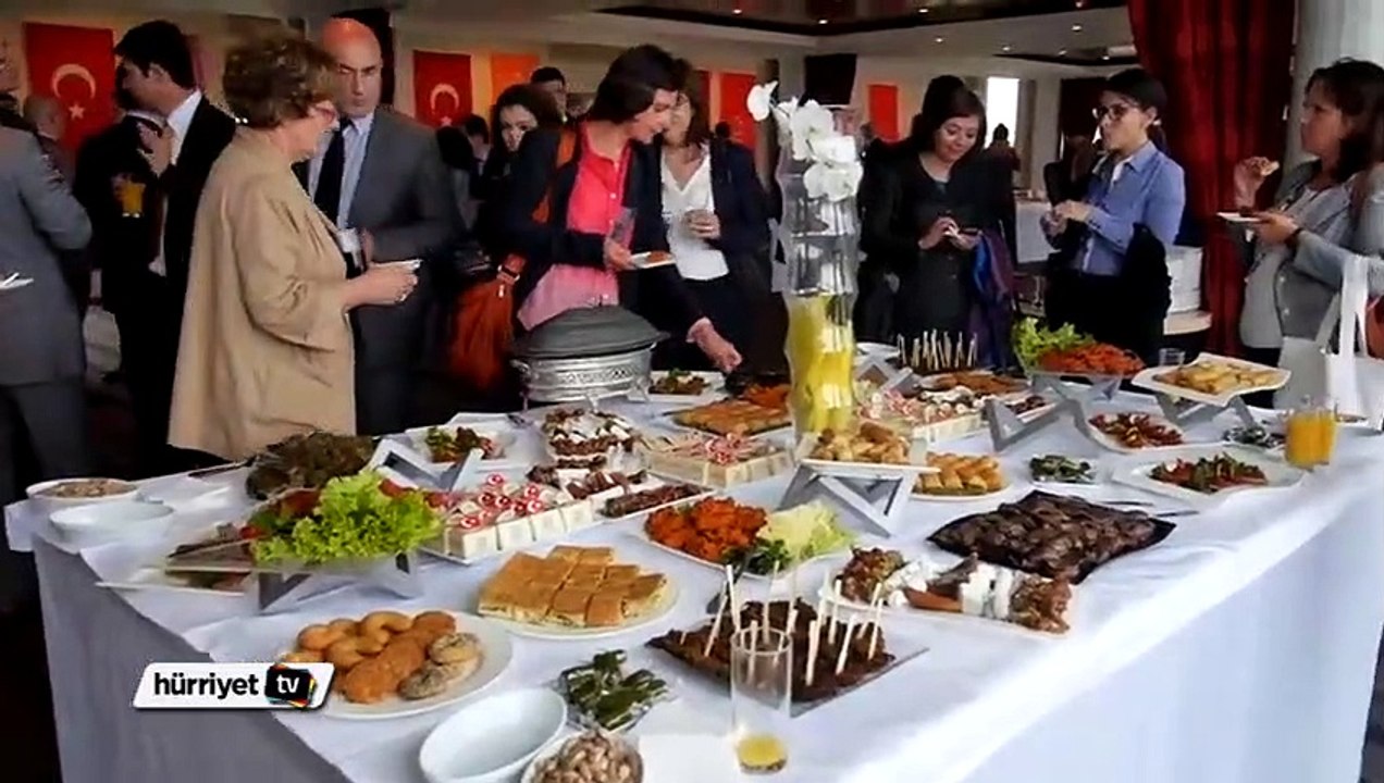 Paris UNESCO'da Gaziantep mutfağının lezzetli yemekleri tanıtıldı