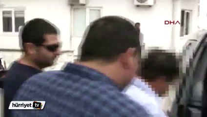 Liseli kızların etek altını çeken belediye işçisi gözaltında