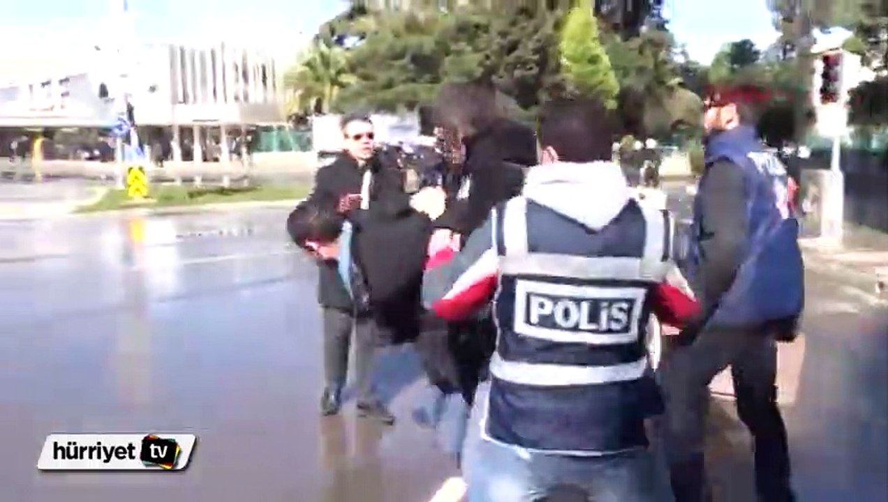 Konak Belediye Başkanı Sema Pekdaş eylemcilere kalkan oldu