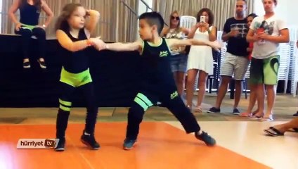 Minik çiftler Beberly Devers ve   Kevin Tellez'in muhteşem salsa dansı