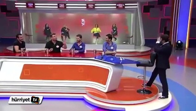 Ben Bilmem Eşim Bilir'de ünlü erkeklerin iç çamaşırı muhabbeti