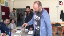 Halit Ergenç ve Bergüzar Korel oylarını kullandı