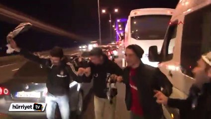 FSM köprüsü üzerinde halaylı kutlama