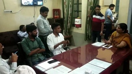 पीजी कॉलेज में हंगामा, गेट पर लगाया ताला