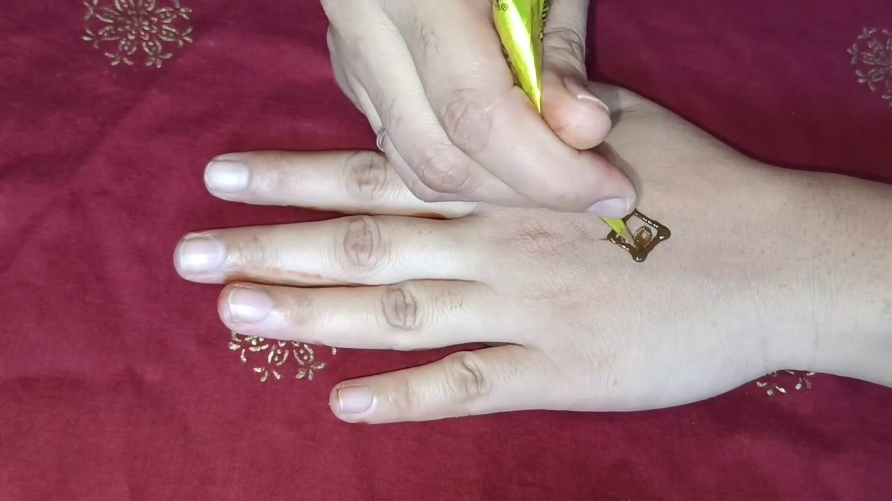 Simple easy mehandi design