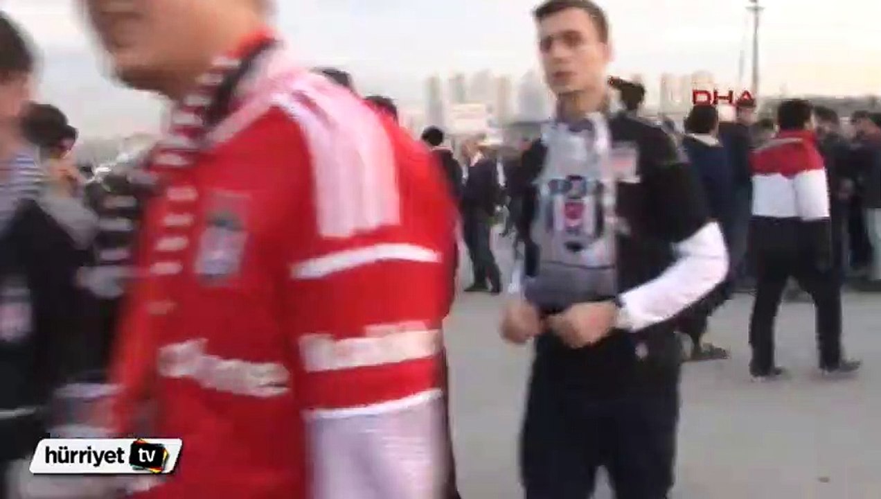 Beşiktaş-Liverpool maçı öncesi taraftar çoşkusu