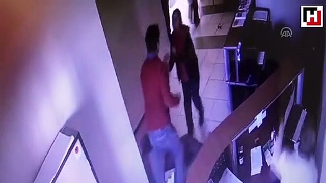 Hasta yakınının sağlık personelini darbetmesi güvenlik kamerasına yansıdı