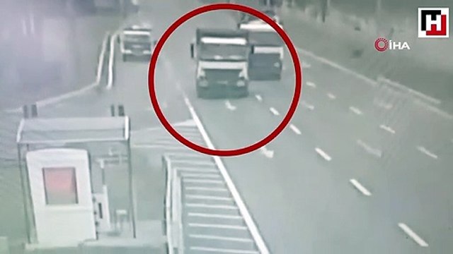 Direksiyonda beyin kanaması geçiren şoför faciayı önledi